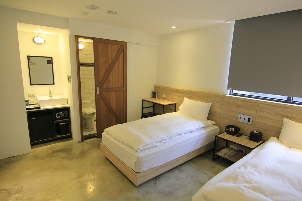Chase Hotel Taichung Exterior photo